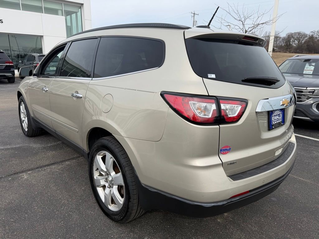 Used 2016 Chevrolet Traverse LT w/ Style and Technology Package image 3
