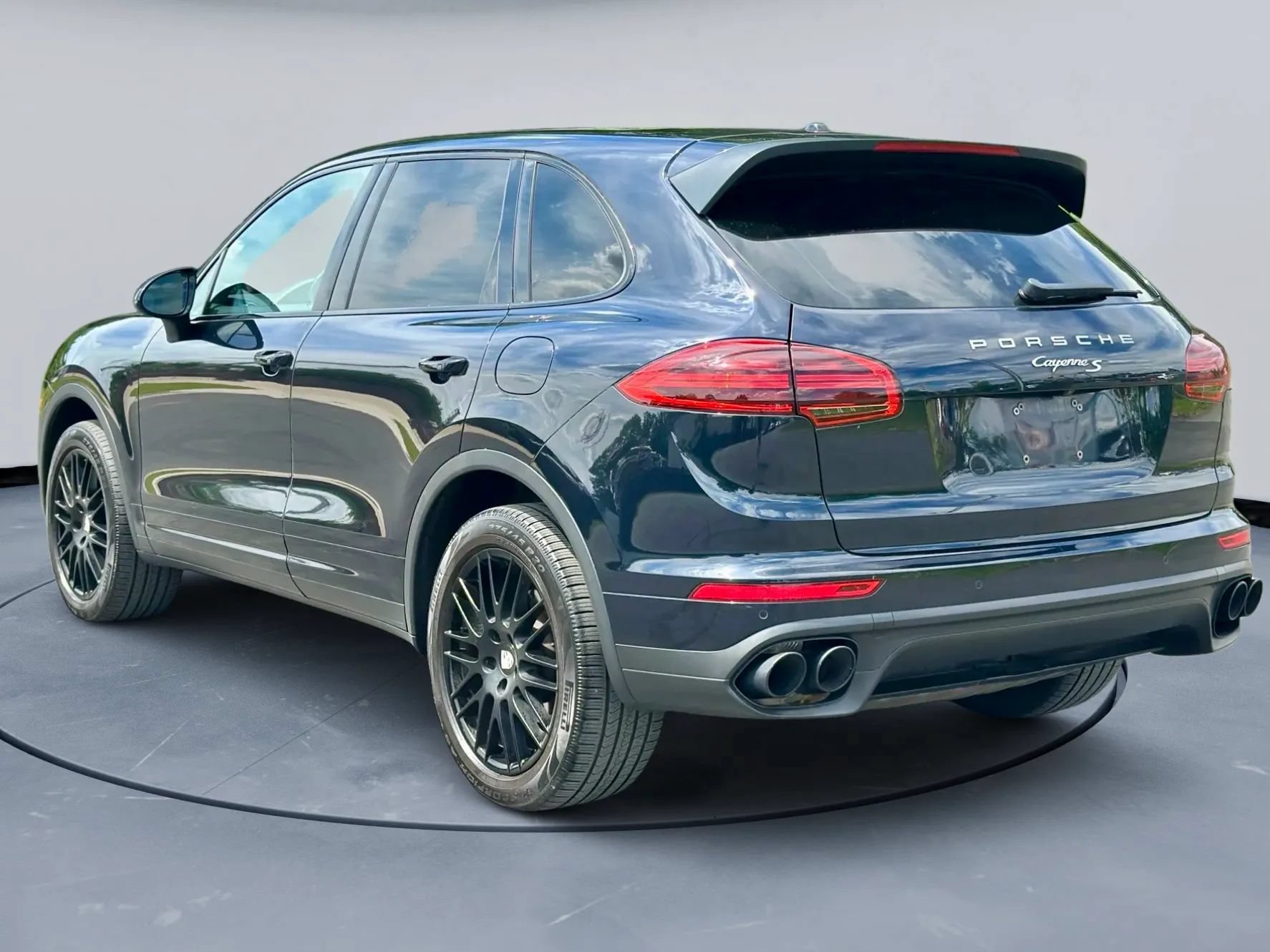 Used 2016 Porsche Cayenne S AWD/4WD image 5