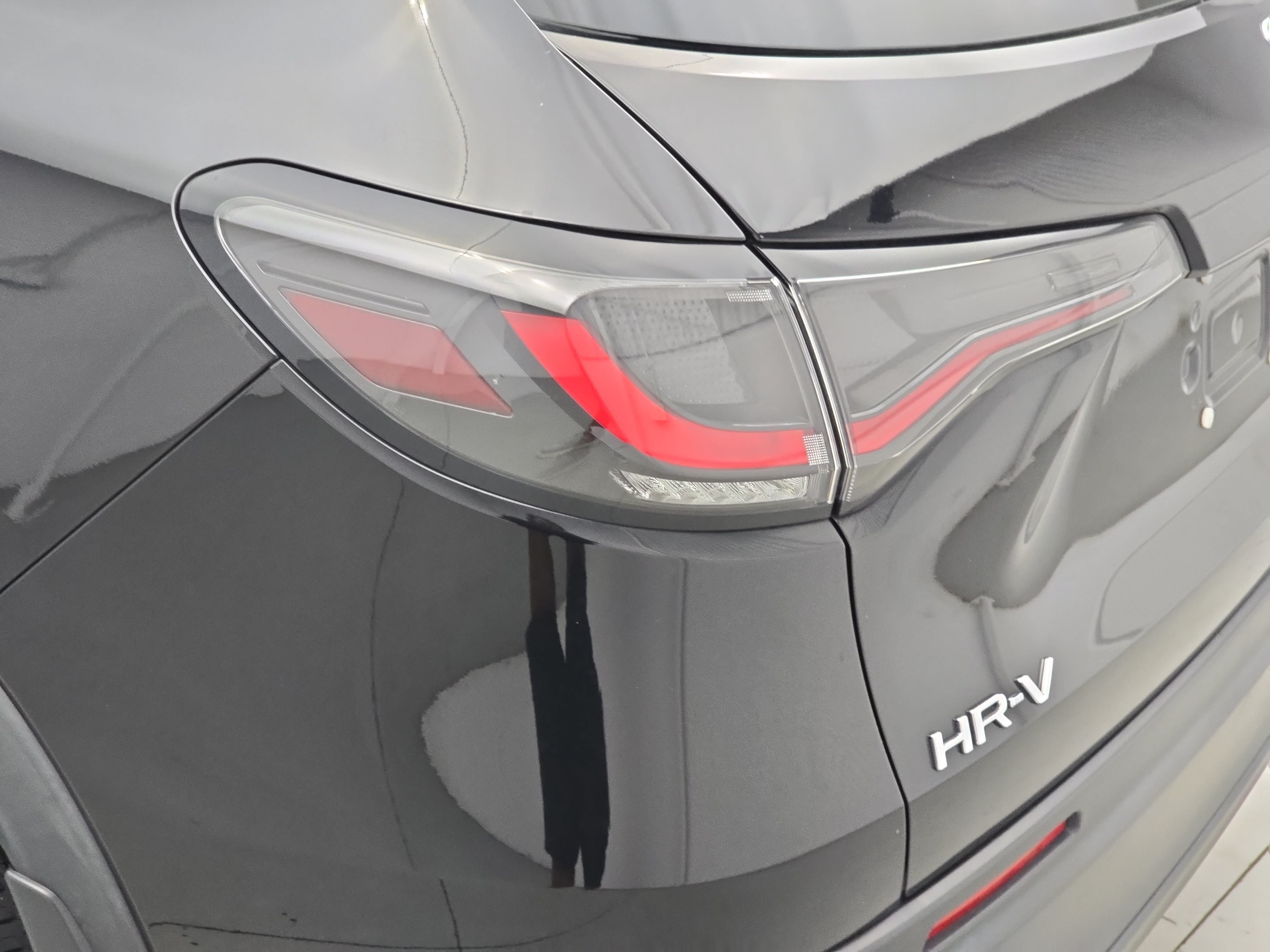 Used 2023 Honda HR-V LX image 33