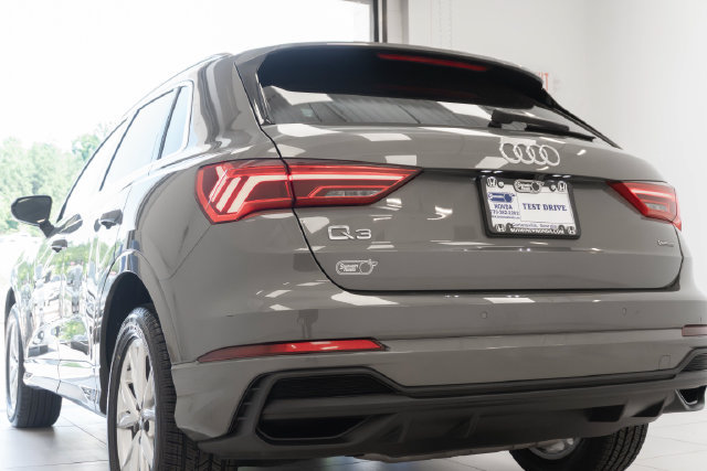Used 2023 Audi Q3 2.0T Premium Plus AWD/4WD image 9