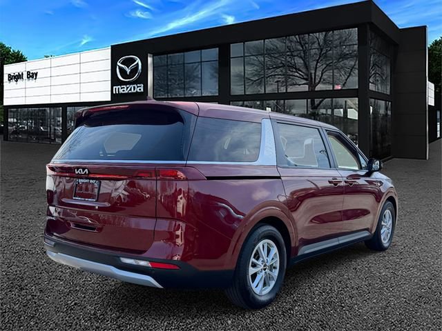 Used 2024 Kia Carnival LX FWD image 4