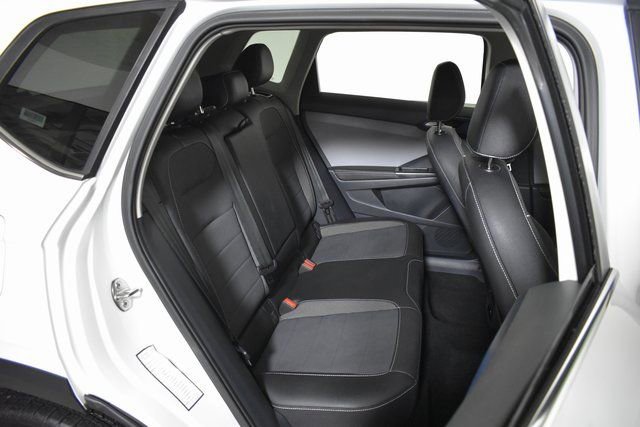 Used 2024 Volkswagen Taos SE FWD image 31