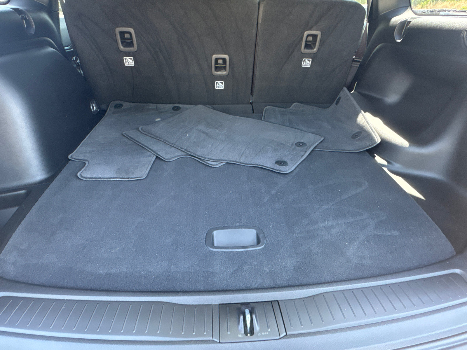 Used 2025 Jeep Grand Cherokee Laredo X RWD image 21