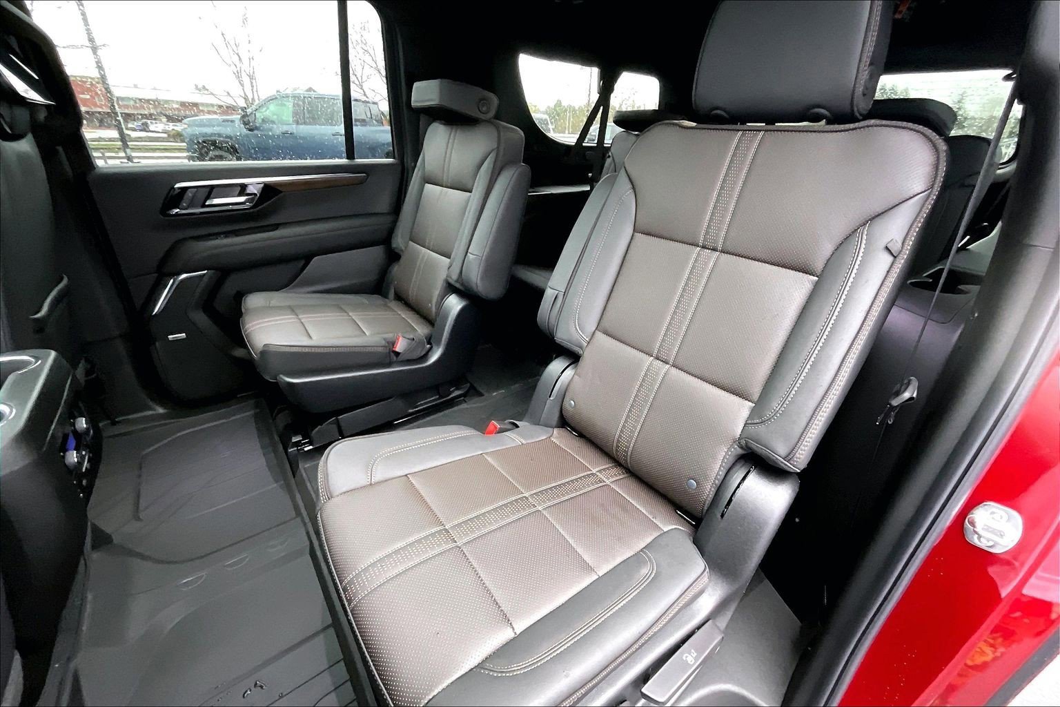 New 2026 Chevrolet Suburban High Country image 10