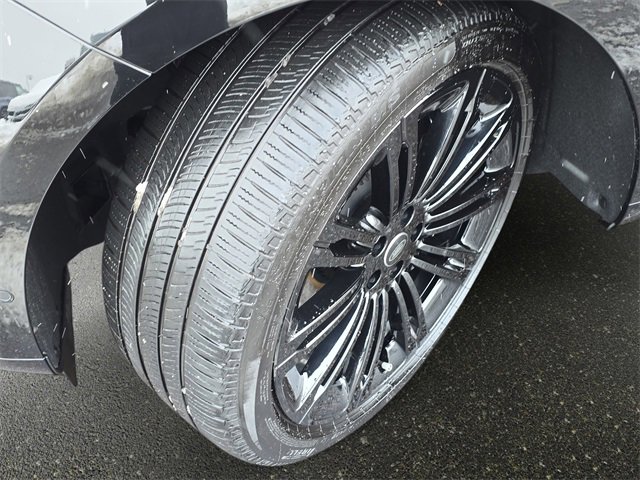 Used 2025 Land Rover Range Rover SE image 31