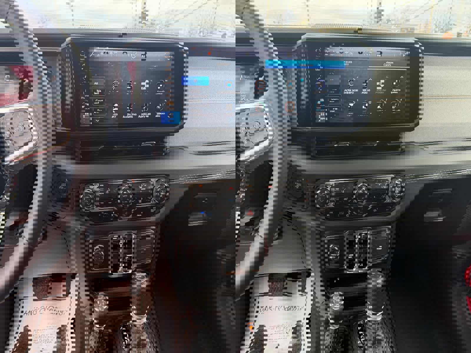 Used 2025 Jeep Wrangler Sahara image 15