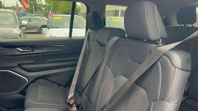 Used 2021 Jeep Grand Cherokee L Laredo w/ Luxury Tech Group I AWD/4WD image 28