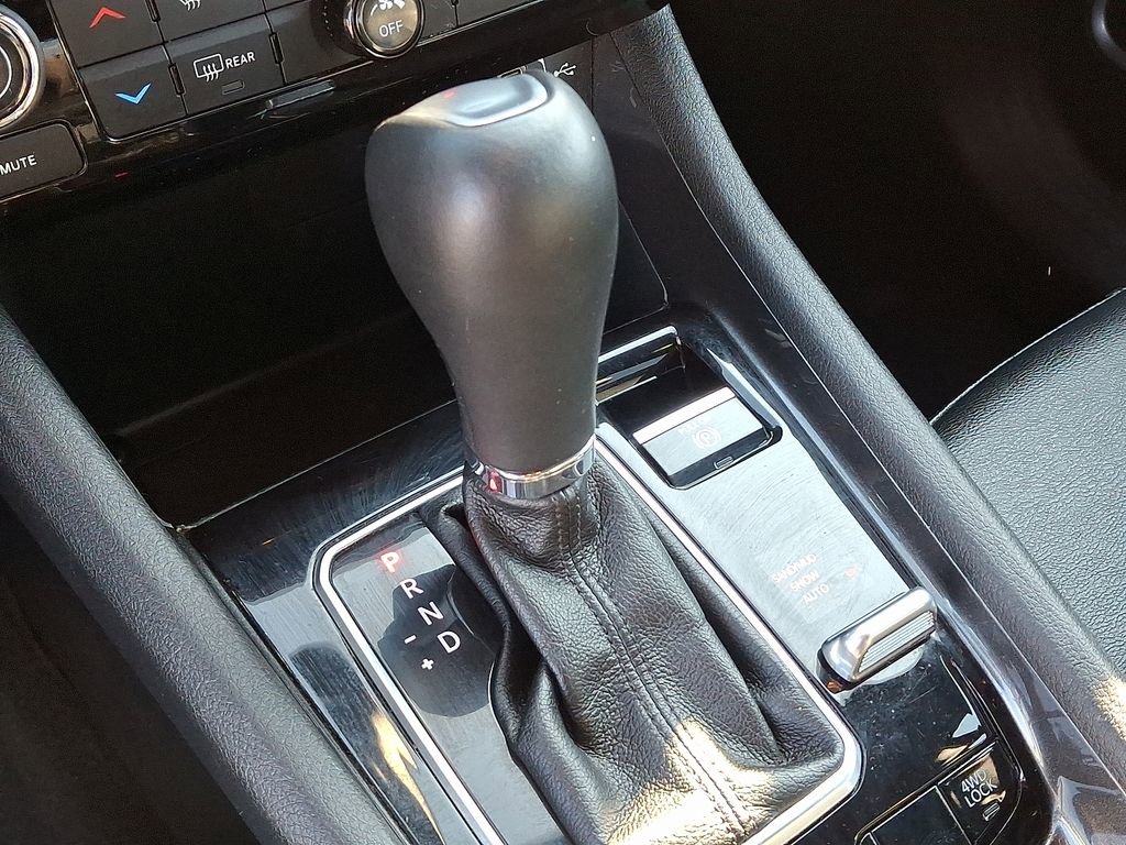 Used 2024 Jeep Compass Latitude image 14