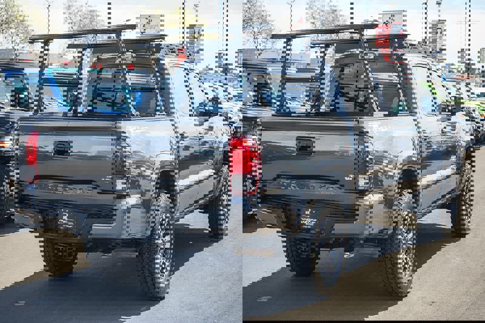 Used 2018 Toyota Tacoma TRD Sport w/ TRD Premium Sport Package image 4