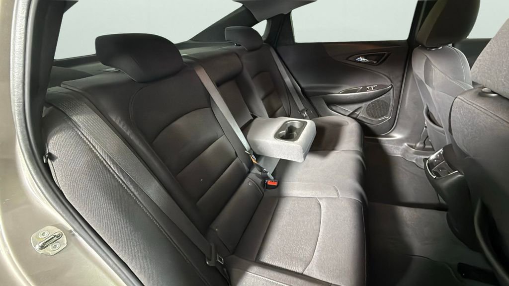 Used 2022 Chevrolet Malibu LT FWD image 27