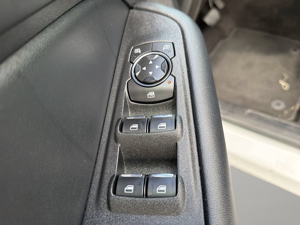 Used 2020 Ford Edge SEL w/ Cargo Accessory Package FWD image 17