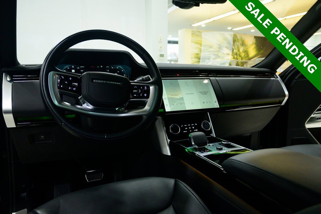 Used 2023 Land Rover Range Rover SE image 12