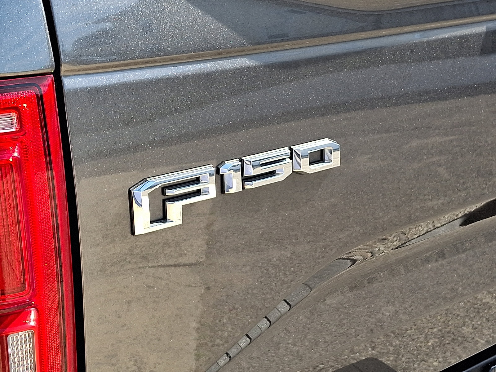 Used 2015 Ford F150 XLT w/ Equipment Group 302A Luxury AWD/4WD image 29