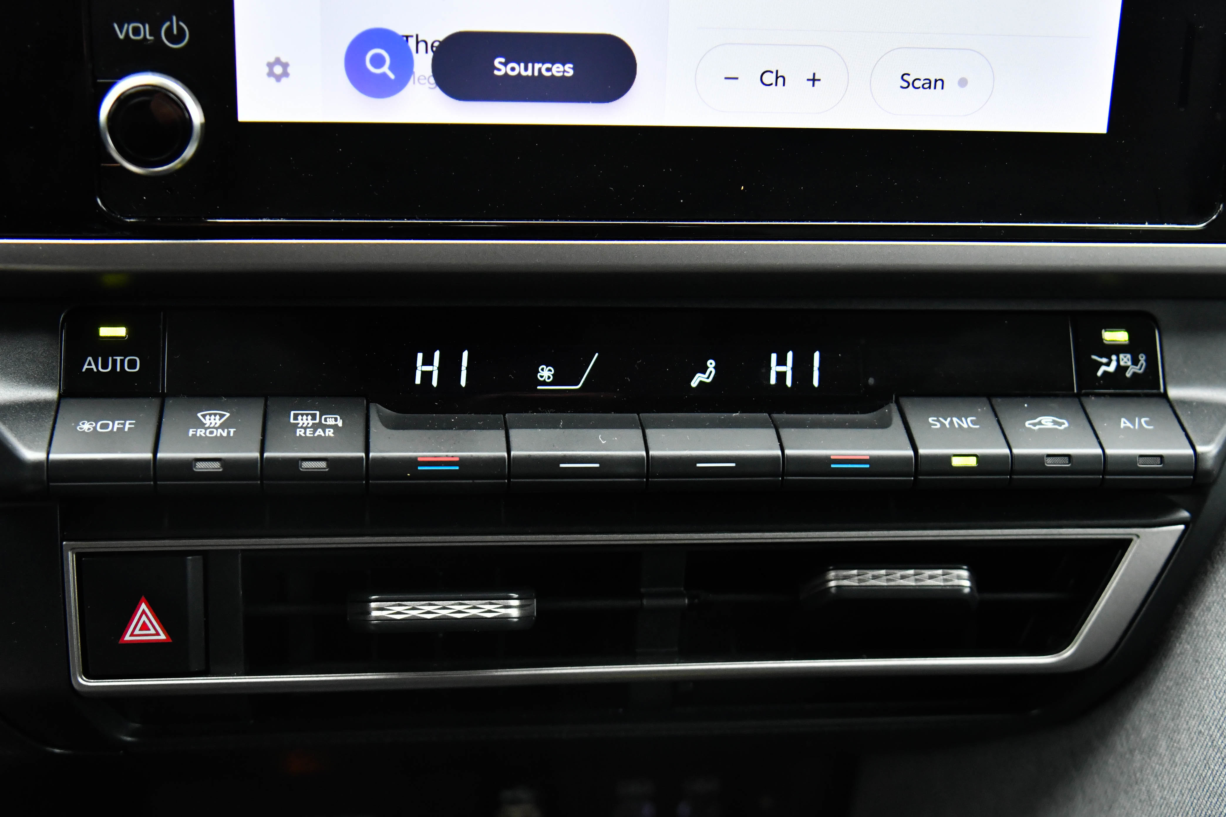 Used 2025 Toyota Camry LE image 25