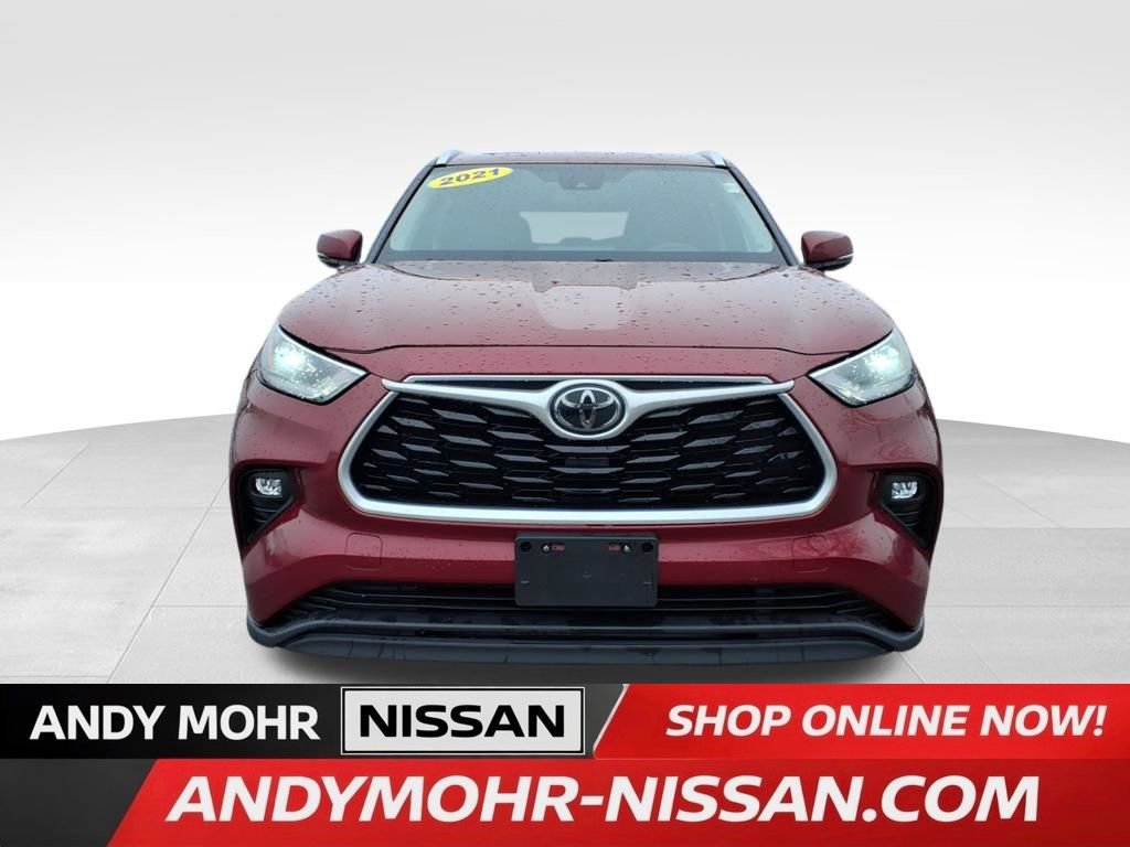 Used 2021 Toyota Highlander XLE image 3