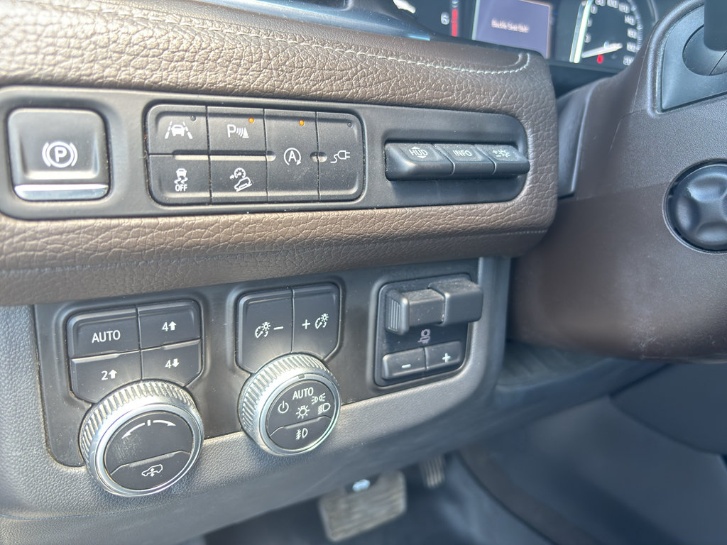Used 2021 GMC Yukon XL Denali w/ Denali Ultimate Package AWD/4WD image 19