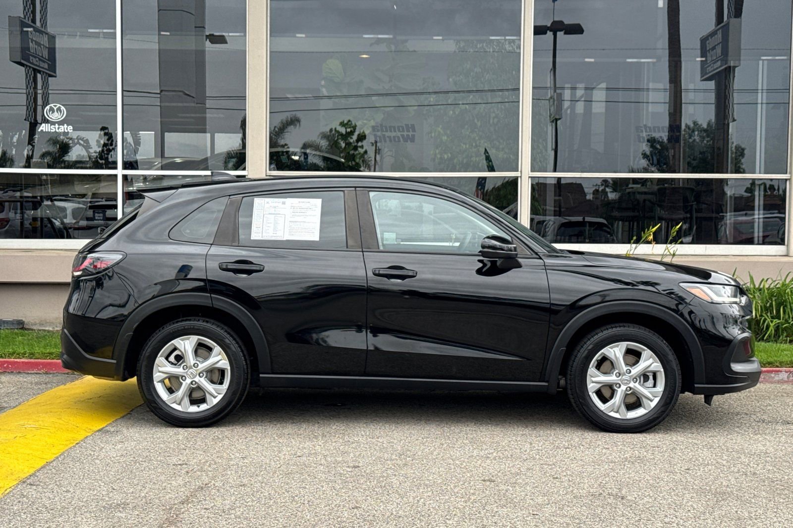 Certified 2023 Honda HR-V LX image 3