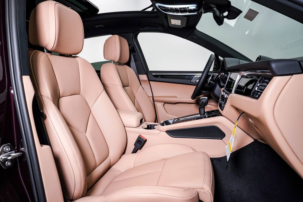 New 2026 Porsche Macan AWD/4WD image 15