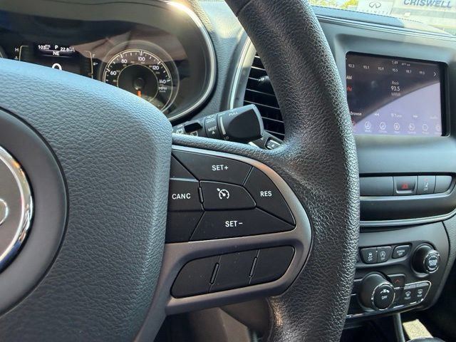 Used 2021 Jeep Cherokee Latitude AWD/4WD image 28