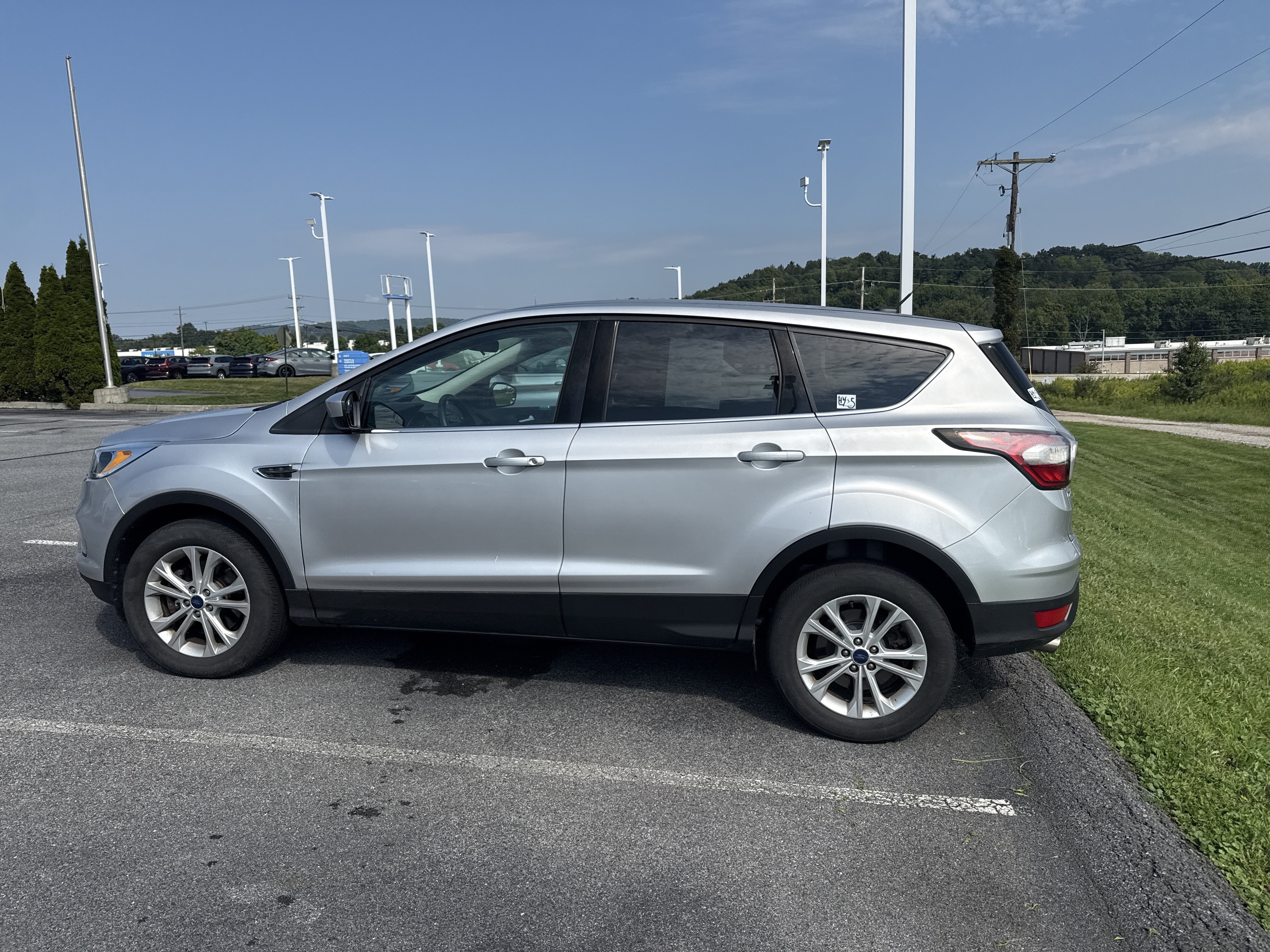 Used 2017 Ford Escape SE AWD/4WD image 6
