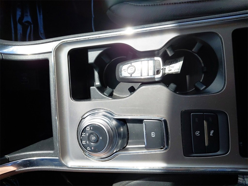 Used 2024 Ford Edge Titanium image 17