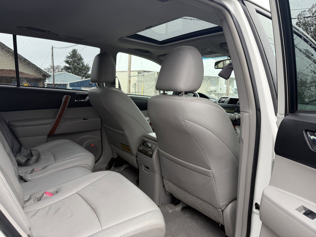 Used 2009 Toyota Highlander Limited AWD/4WD image 19