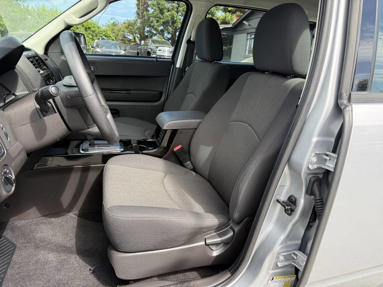 Used 2010 MAZDA Tribute i Sport AWD/4WD image 9