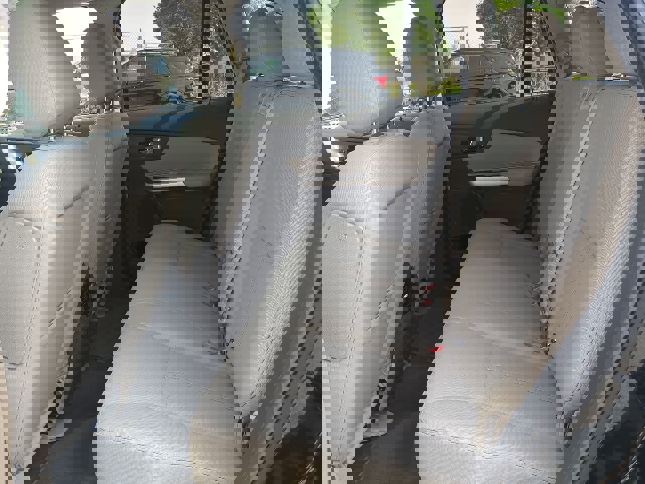 Used 2013 Ford Edge SE image 12