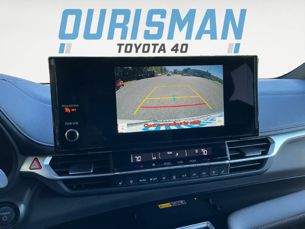 Used 2025 Toyota Sienna Limited AWD/4WD image 22