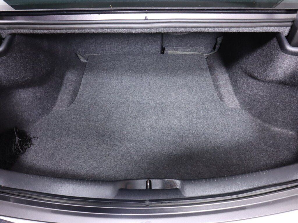 Used 2015 Chrysler 300 Limited RWD image 30