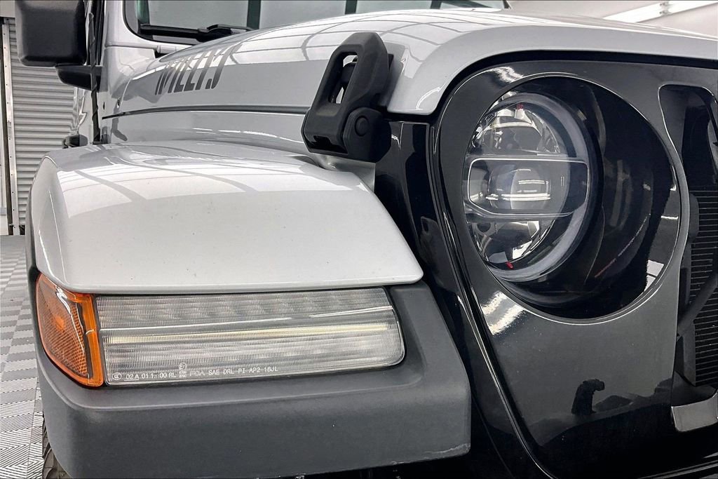 Used 2022 Jeep Gladiator Willys image 30