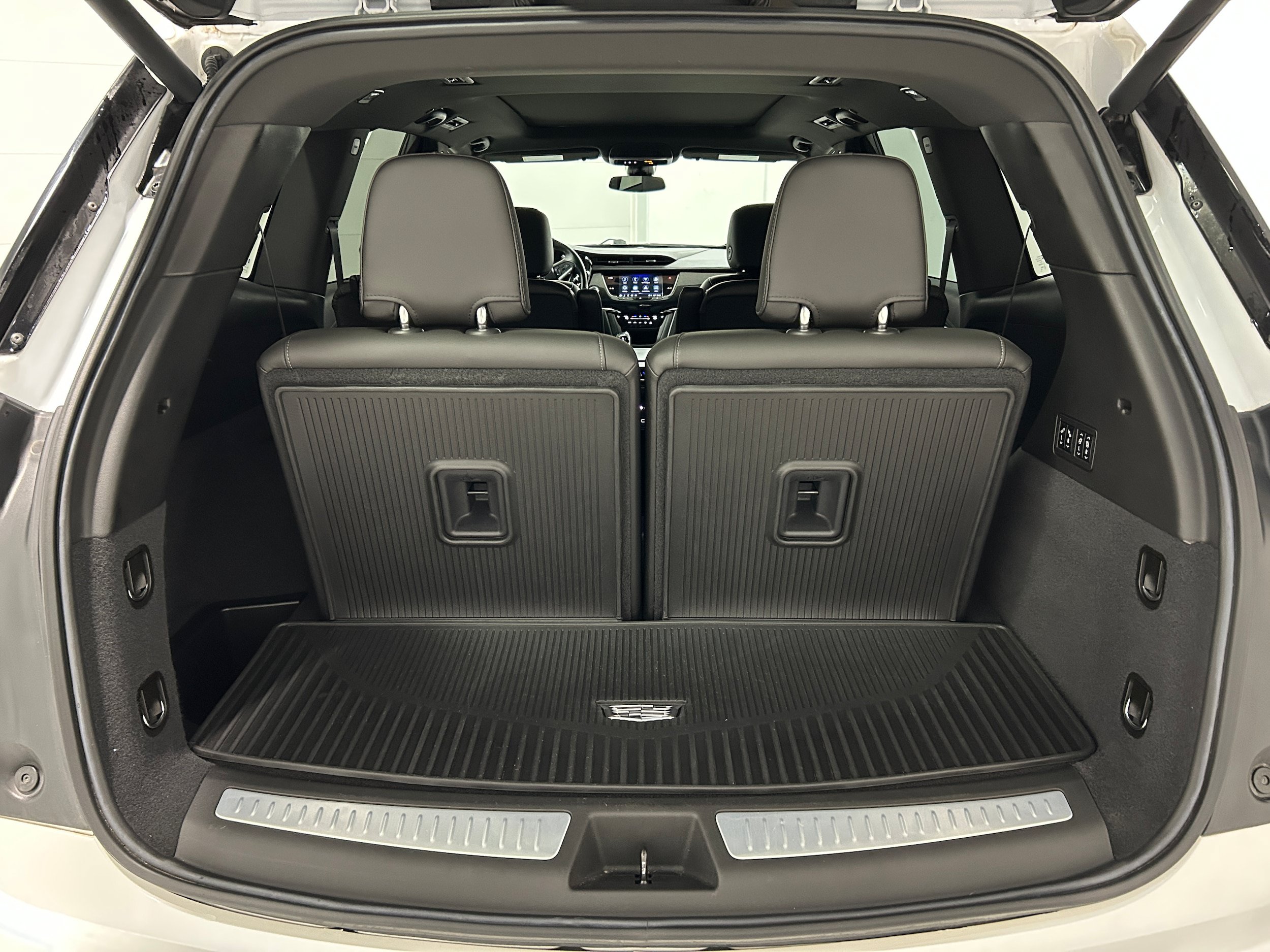 Used 2021 Cadillac XT6 Sport w/ LPO, Floor Liner Package AWD/4WD image 36