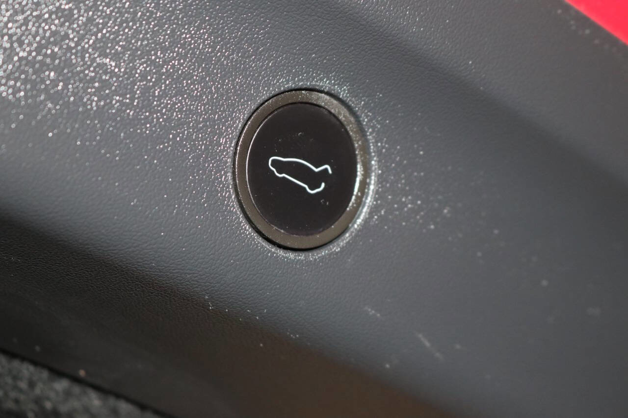 Used 2023 Tesla Model Y Performance image 78