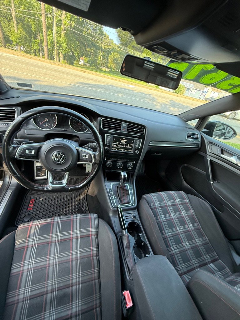 Used 2016 Volkswagen GTI S FWD image 2