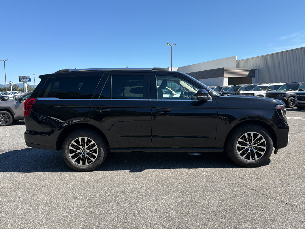 Used 2025 Ford Expedition Platinum AWD/4WD image 8