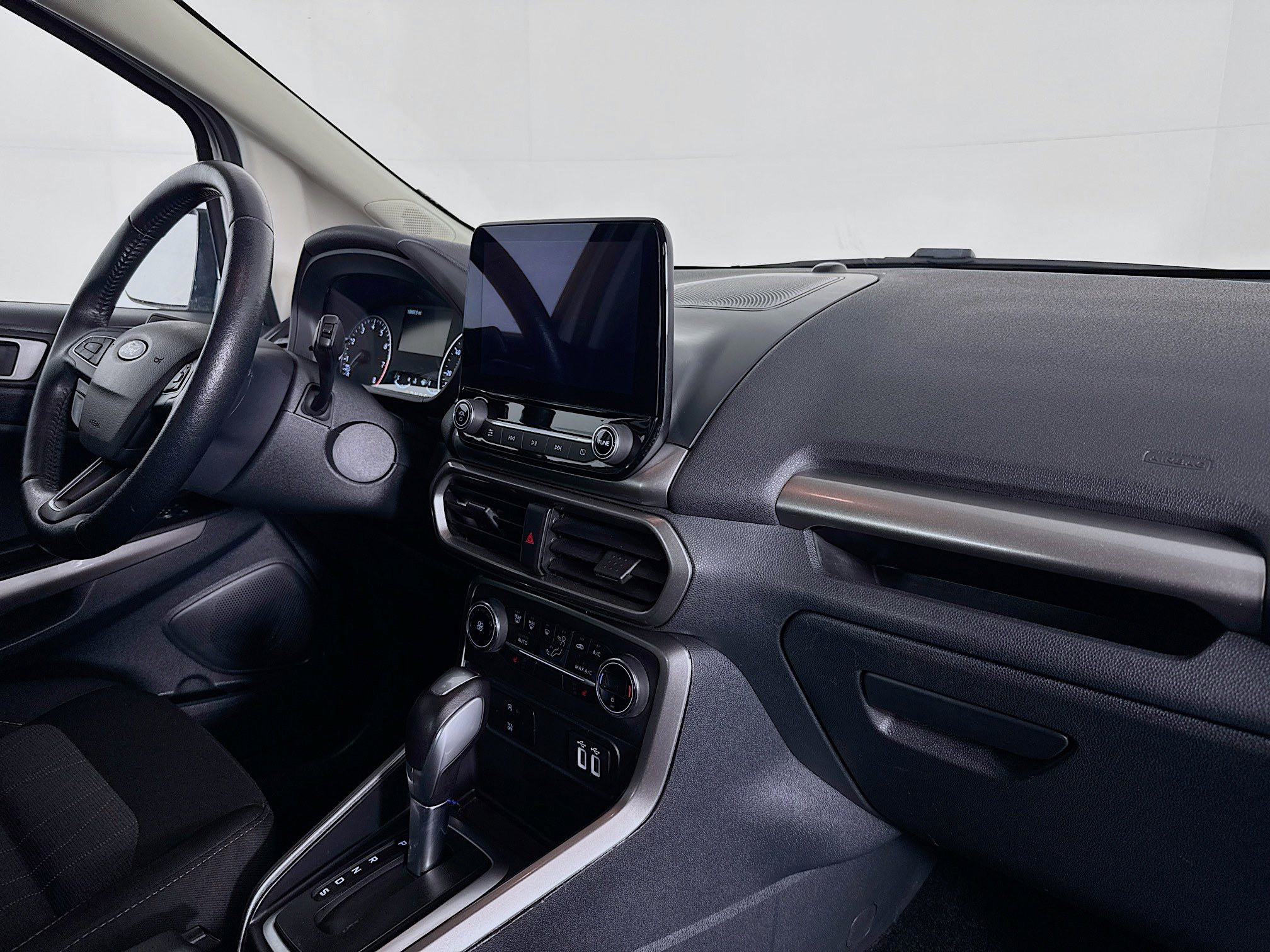 Used 2020 Ford EcoSport SE w/ SE Convenience Package image 29