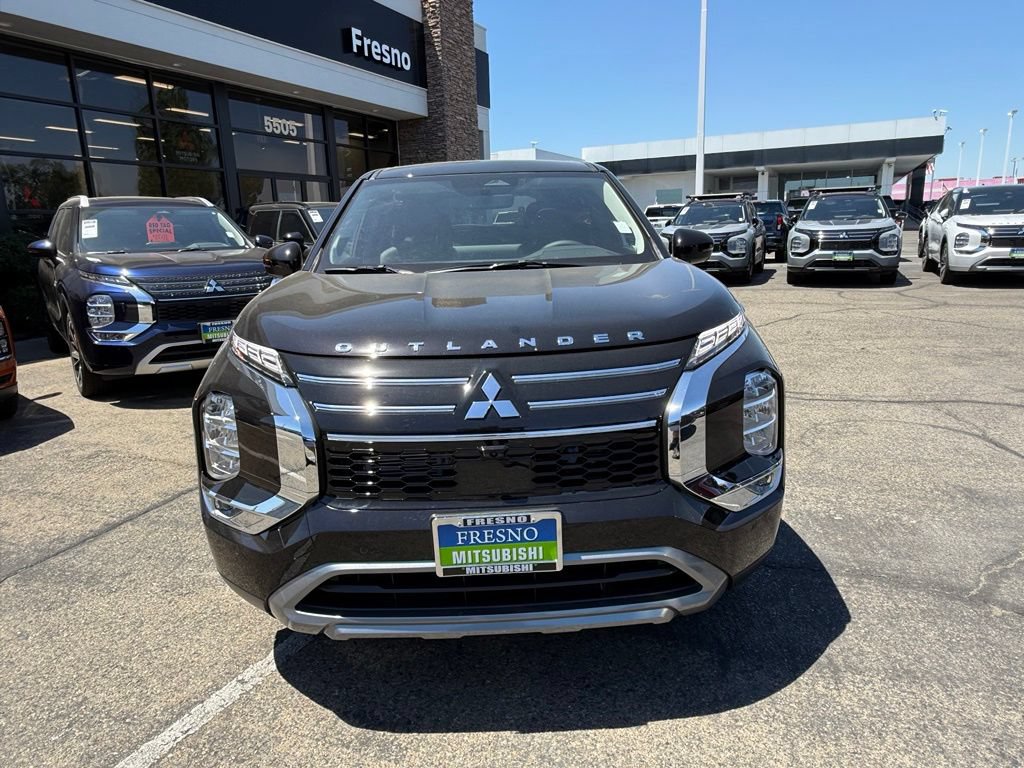 New 2026 Mitsubishi Outlander SE FWD image 3