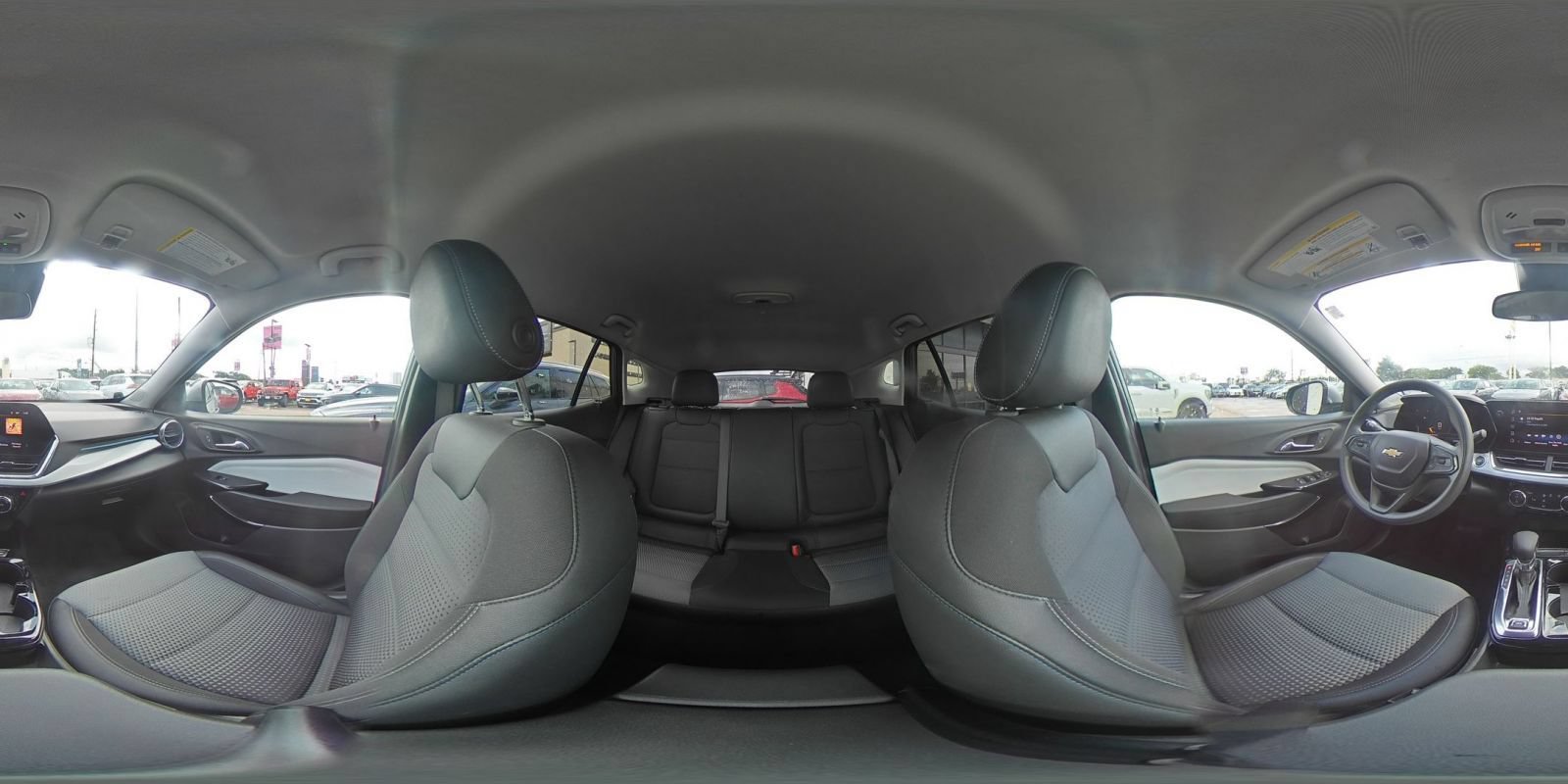 Used 2025 Chevrolet Trax LT FWD image 41
