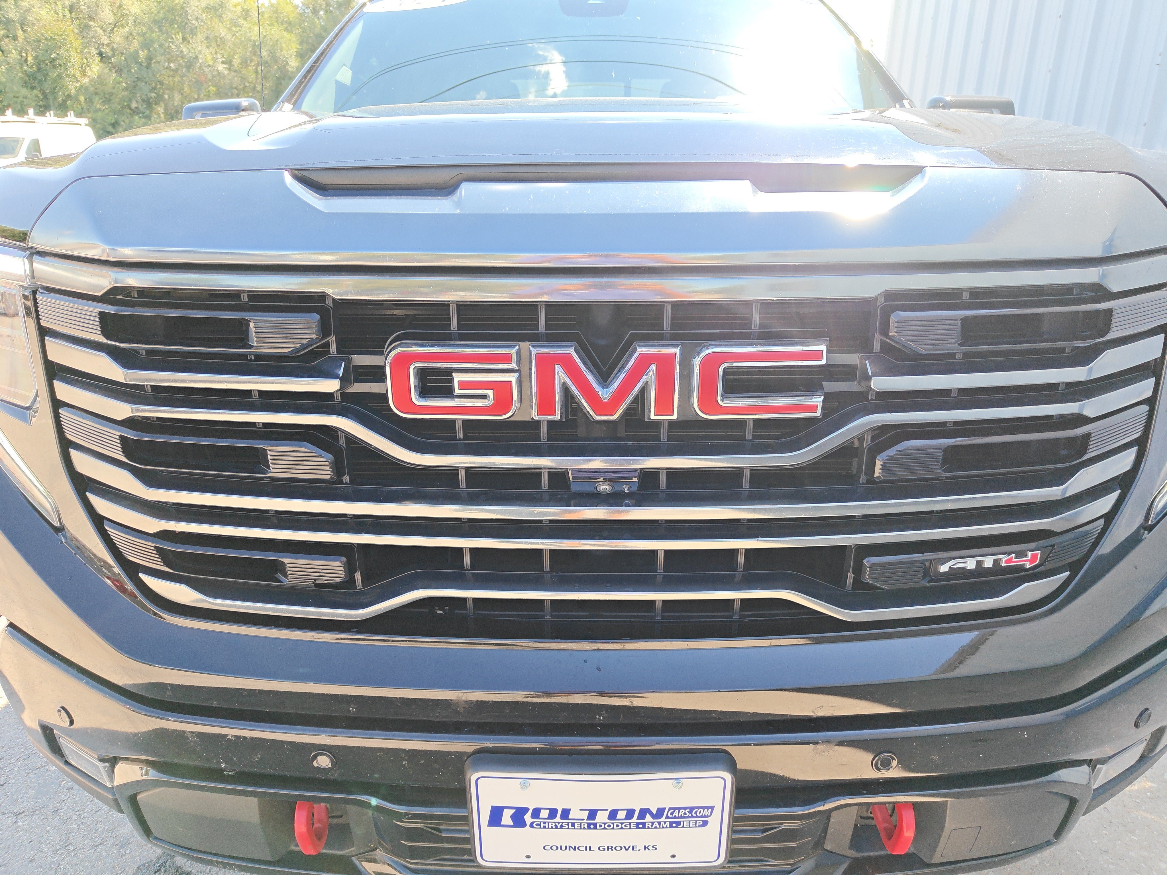 Used 2024 GMC Sierra 1500 AT4 w/ AT4 Premium Package AWD/4WD image 5