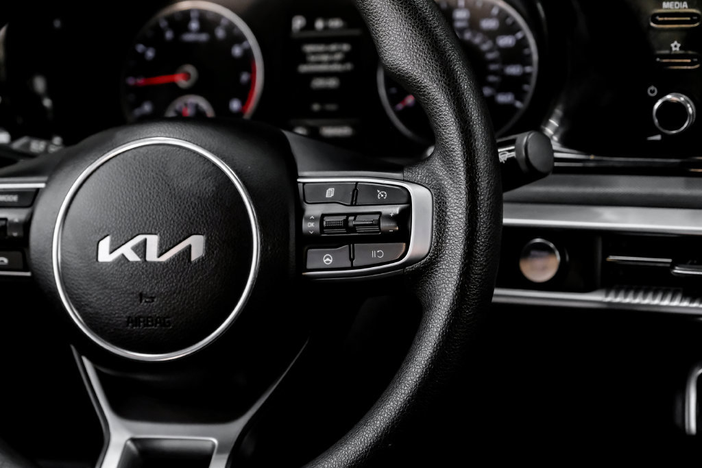 Used 2022 Kia K5 LXS FWD image 19