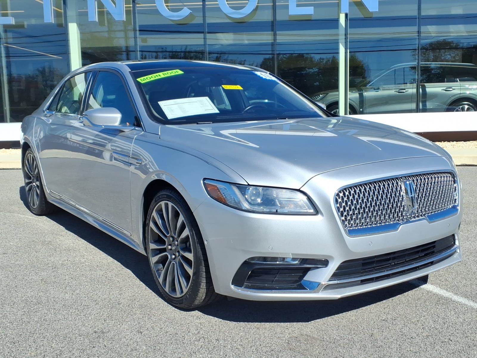 Used 2018 Lincoln Continental Reserve FWD image 2
