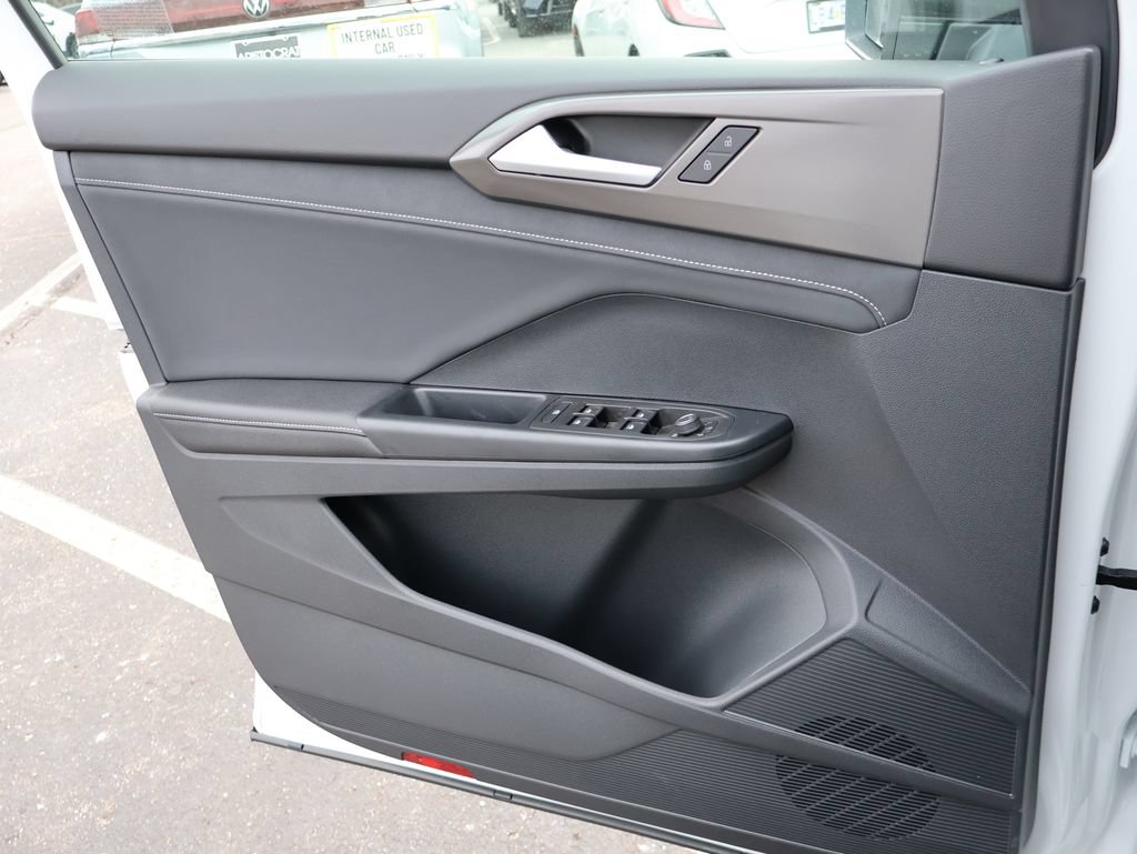 New 2026 Volkswagen Taos SE AWD/4WD image 37