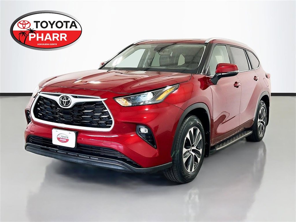Used 2024 Toyota Highlander XLE image 1