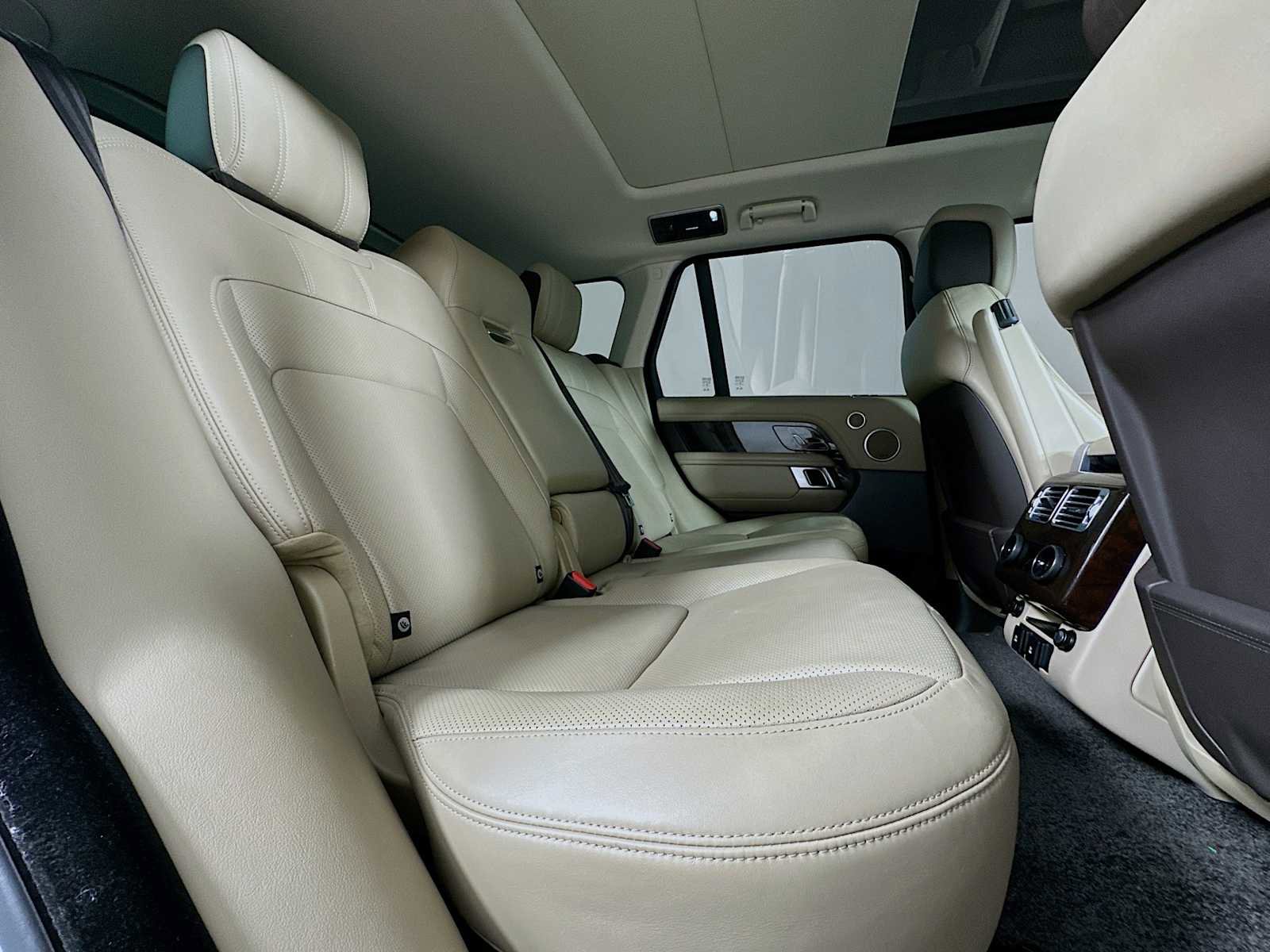 Used 2021 Land Rover Range Rover Westminster Edition image 27