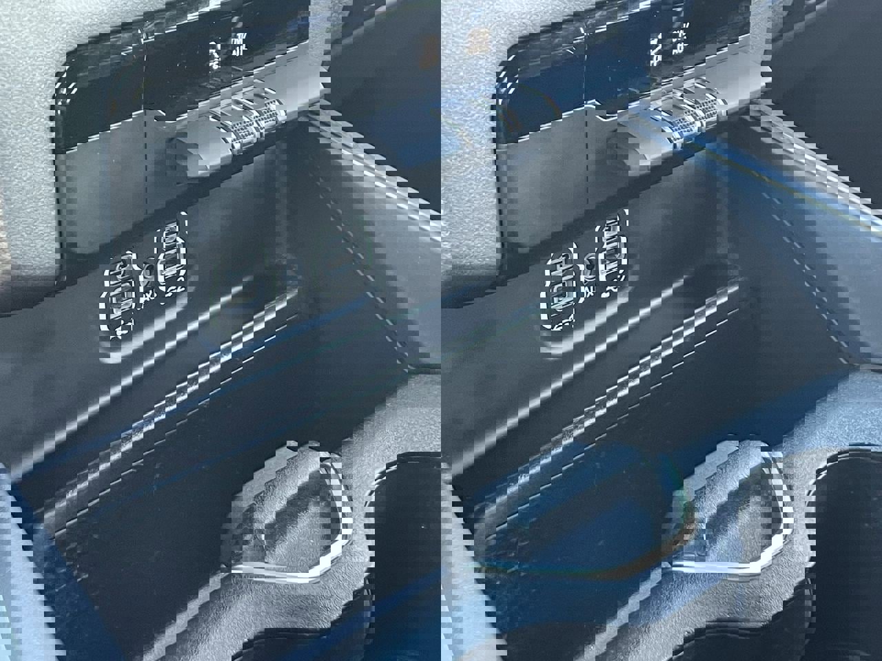 Used 2024 RAM 1500 Laramie image 30