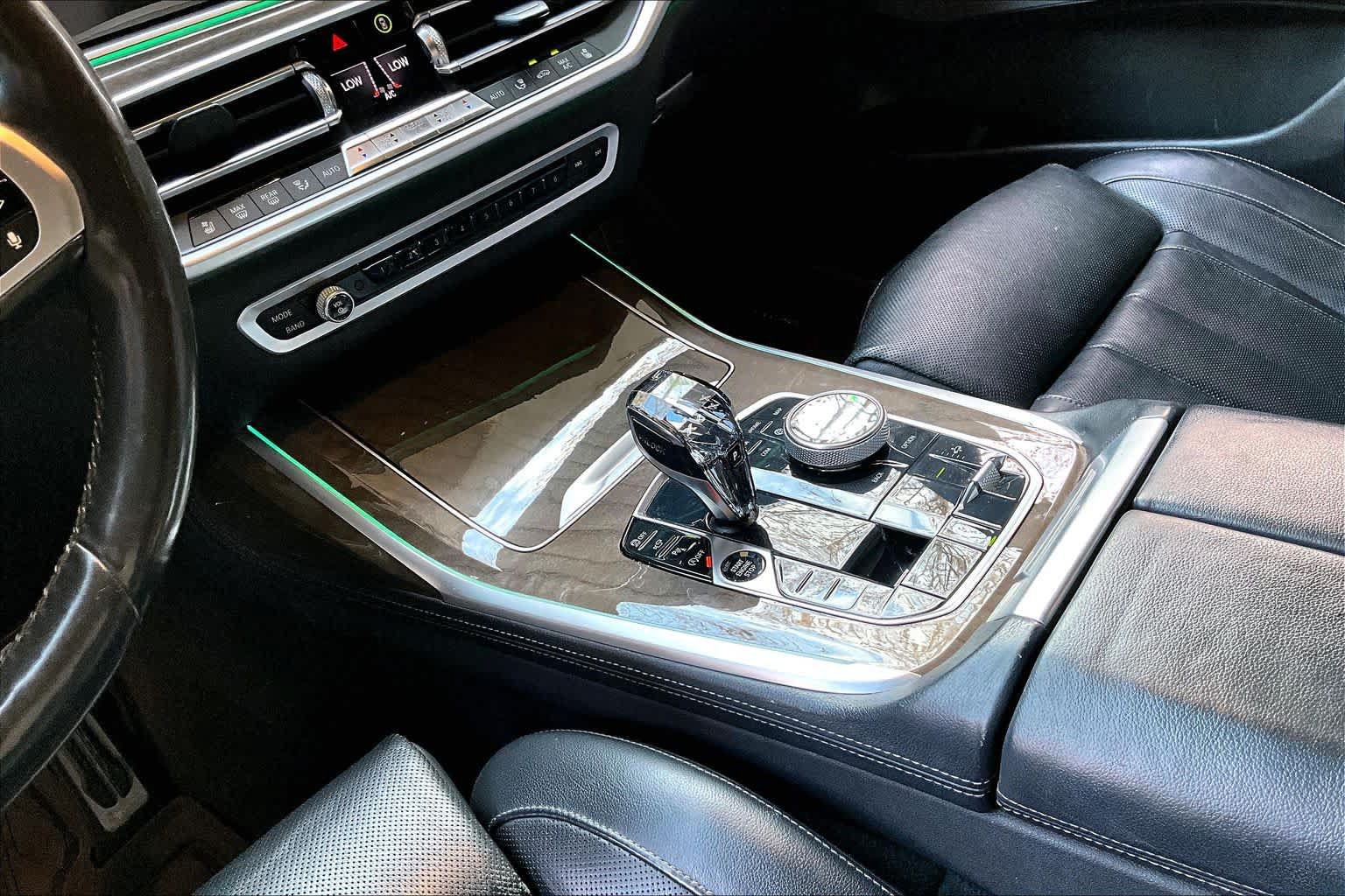 Used 2019 BMW X7 xDrive50i w/ M Sport Package AWD/4WD image 16