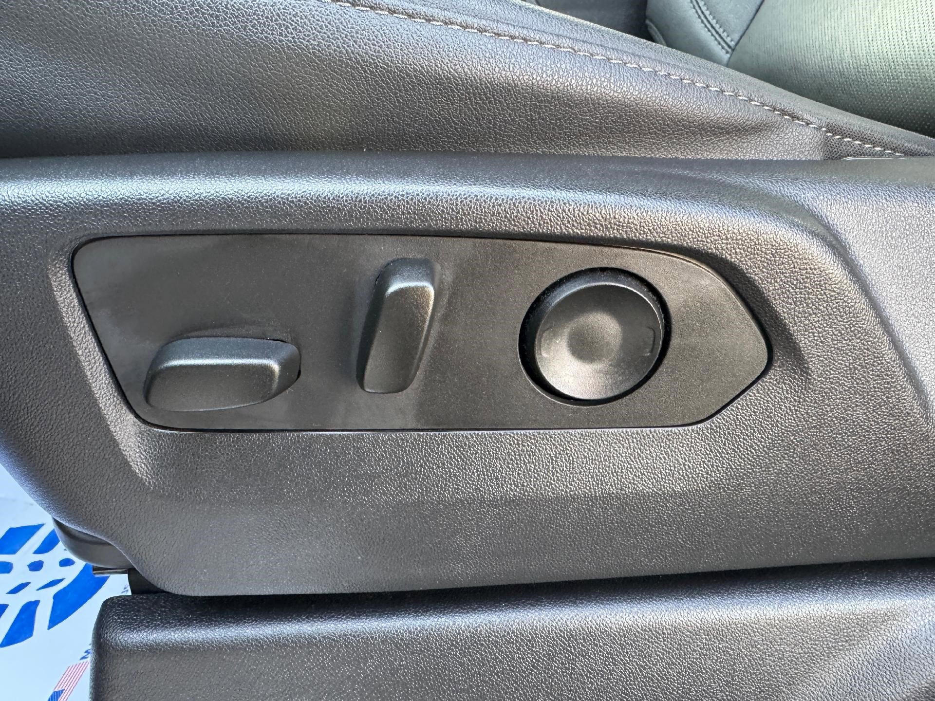 Certified 2023 Chevrolet Silverado 1500 LTZ w/ Z71 Off-Road Package image 28