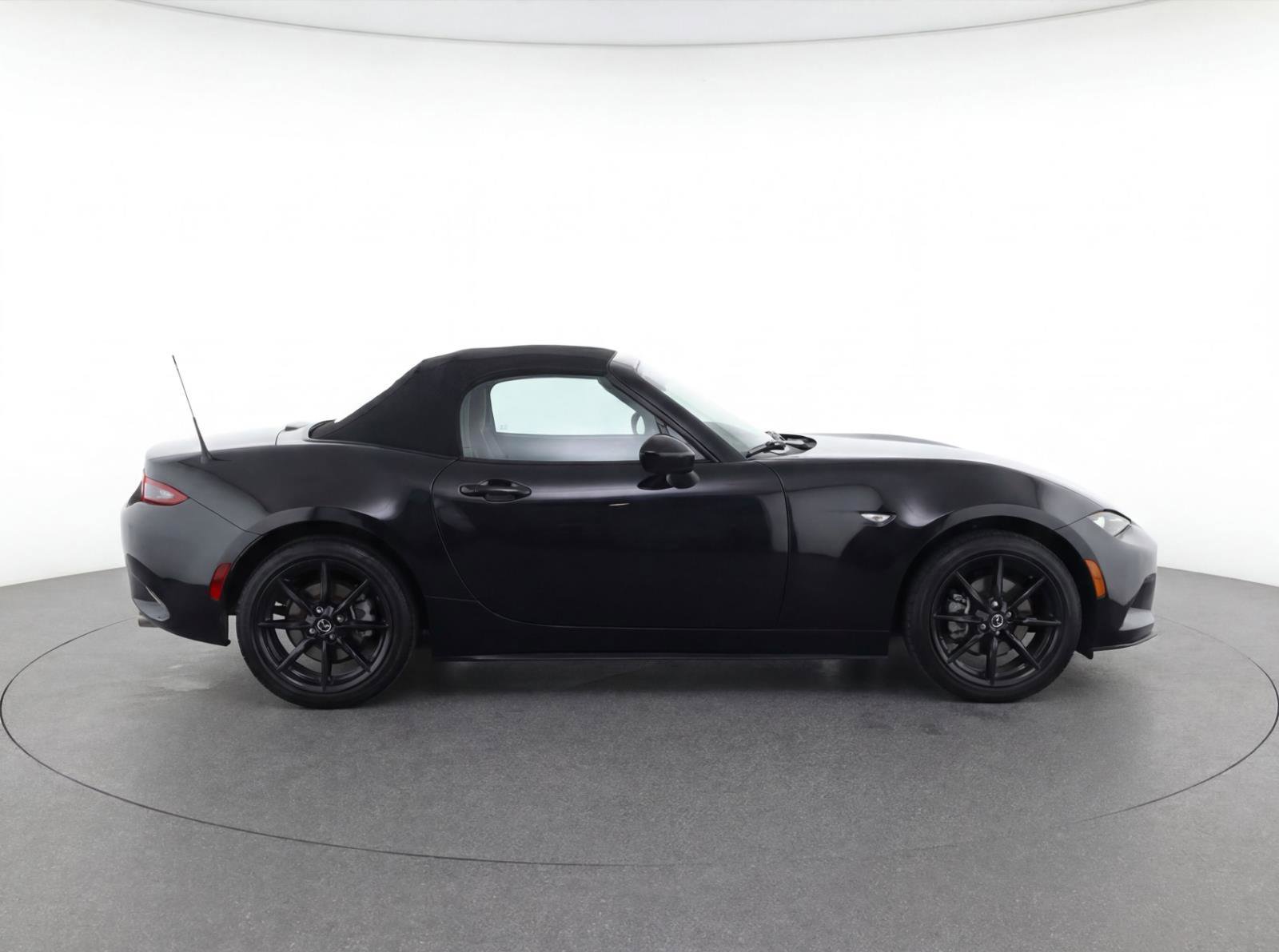 Used 2024 MAZDA MX-5 Miata Sport RWD image 8