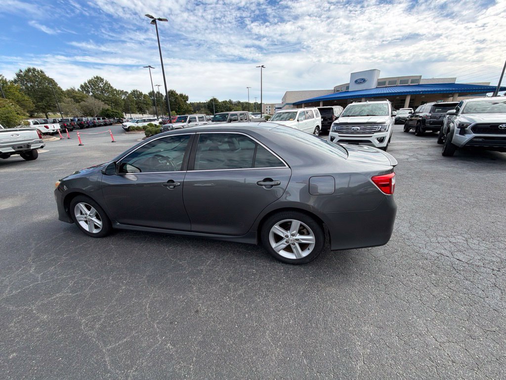 Used 2014 Toyota Camry SE FWD image 20