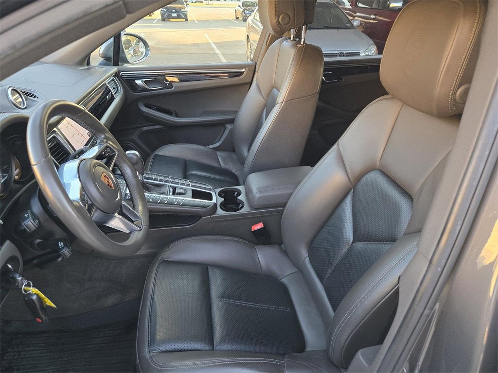 Used 2018 Porsche Macan S image 25
